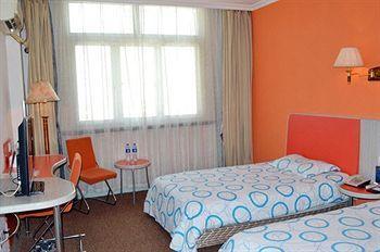 Motel 168 Liu Zhou Road Inn Shanghai Exterior foto